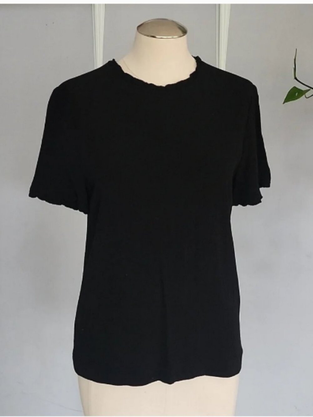 Like New Kate Spade Lettuce Trim Black Turquoise Bead Short Sleeve Tee 6
